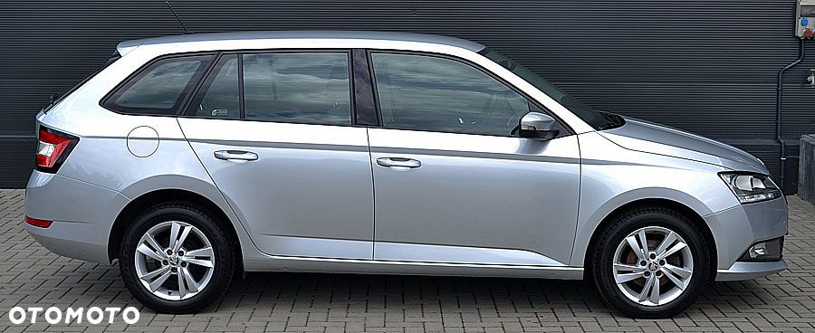 Skoda Fabia 1.0 TSI Style Color - 4
