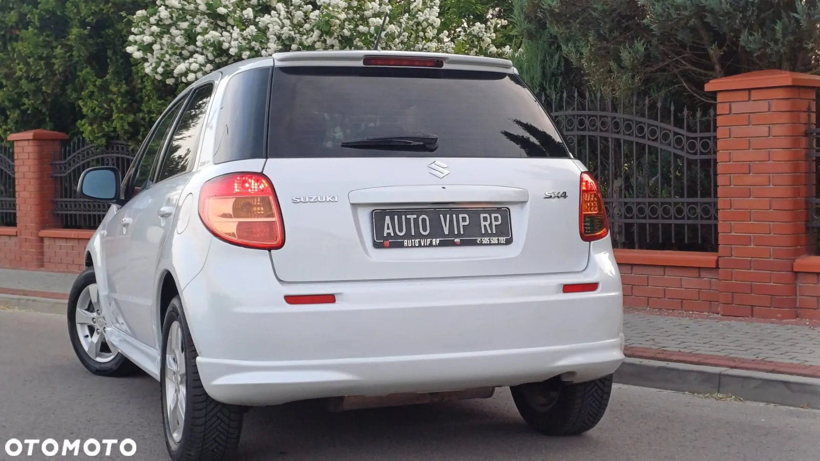 Suzuki SX4 1.6 Comfort Plus - 9