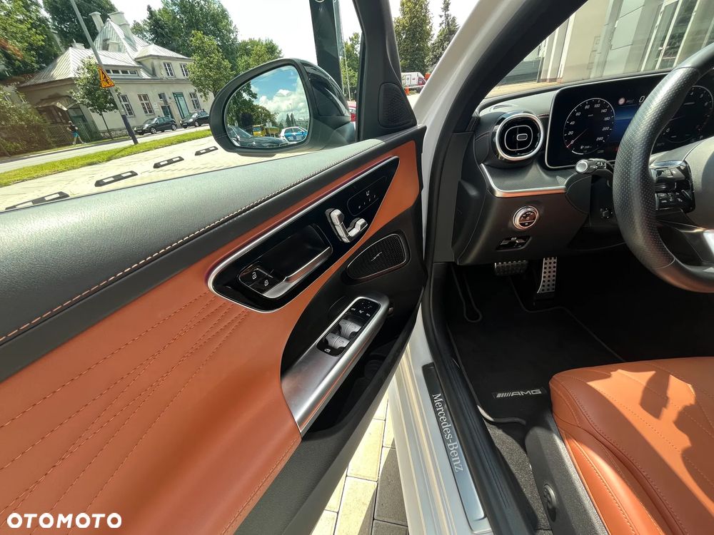 Mercedes-Benz Klasa C 300 4Matic T 9G-TRONIC AMG Line - 34
