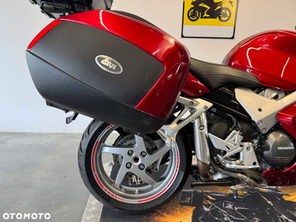 Honda VFR - 16