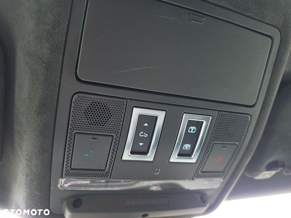 Jaguar F-Pace 5.0 V8 S/C AWD SVR - 33