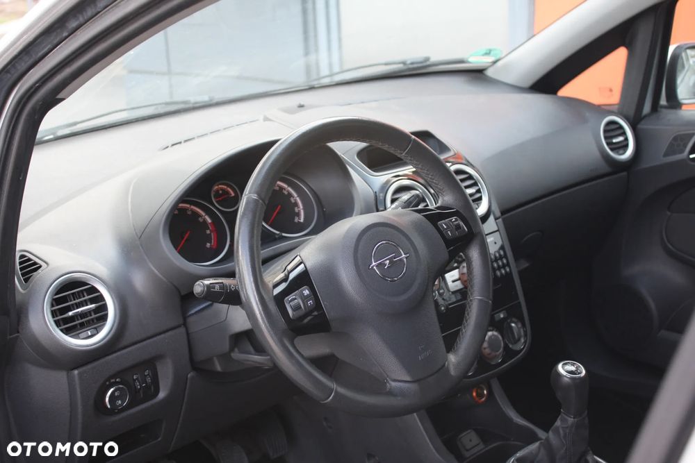 Opel Corsa 1.2 16V Enjoy - 8