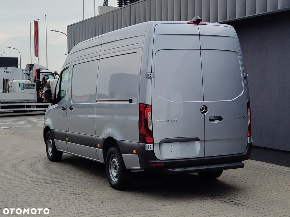 Mercedes-Benz Sprinter - 5