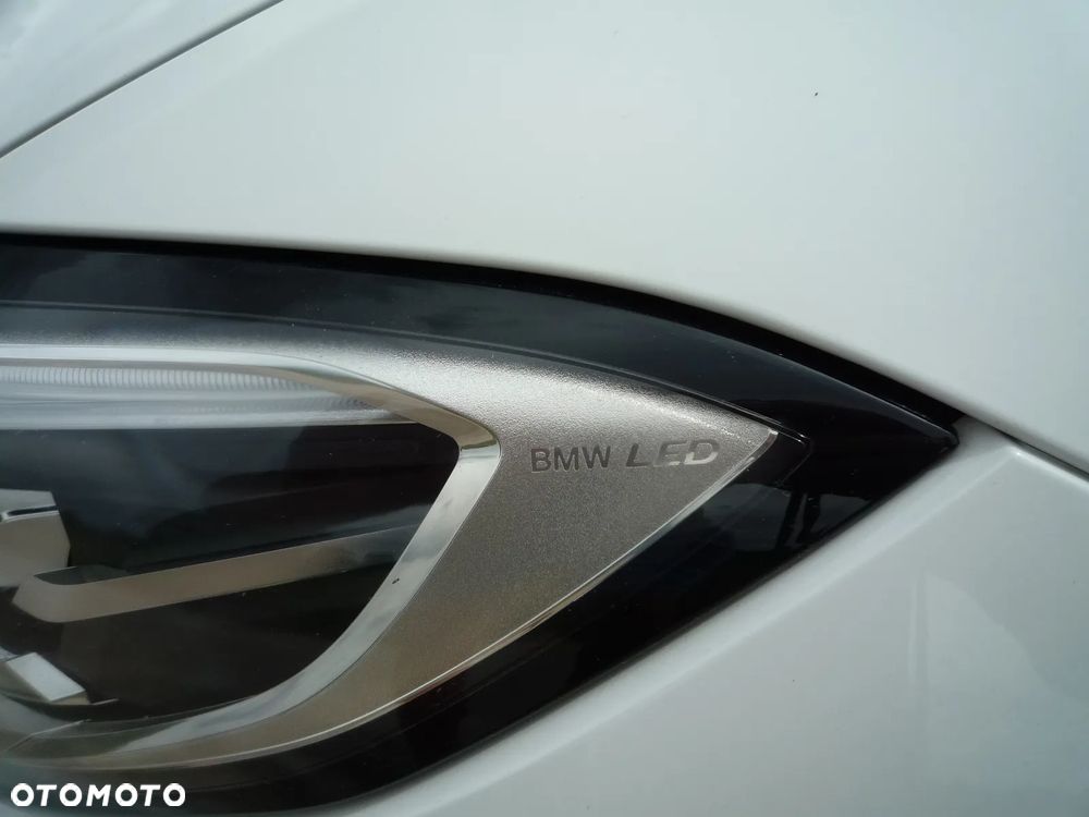 BMW Seria 3 330i M Sport sport - 8
