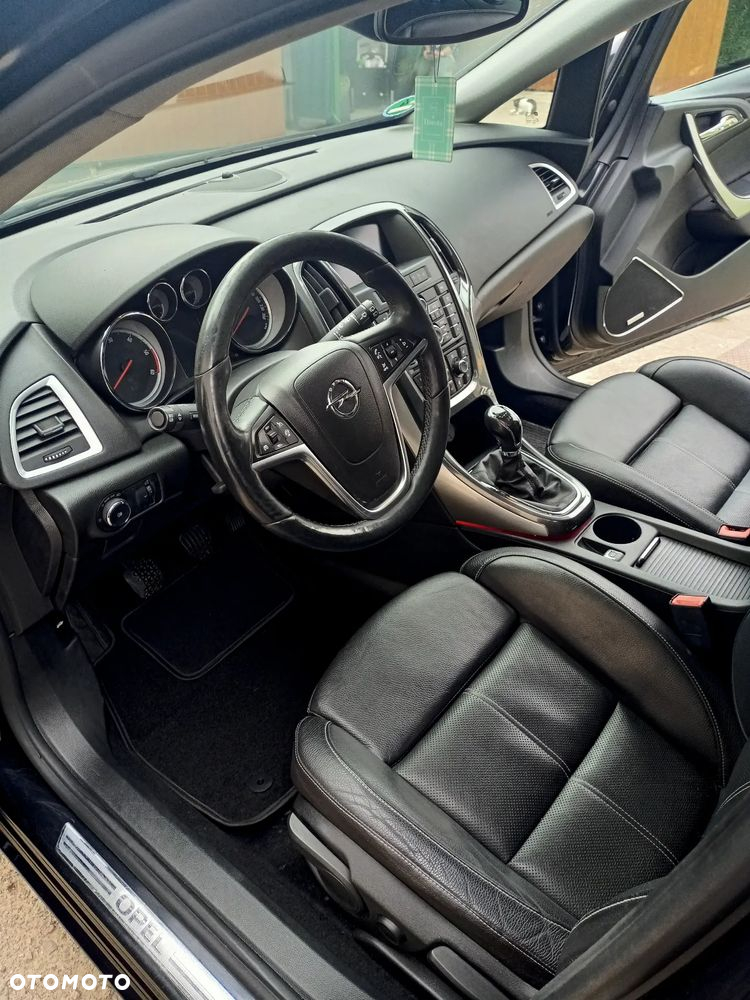 Opel Astra 2.0 CDTI Exklusiv - 17