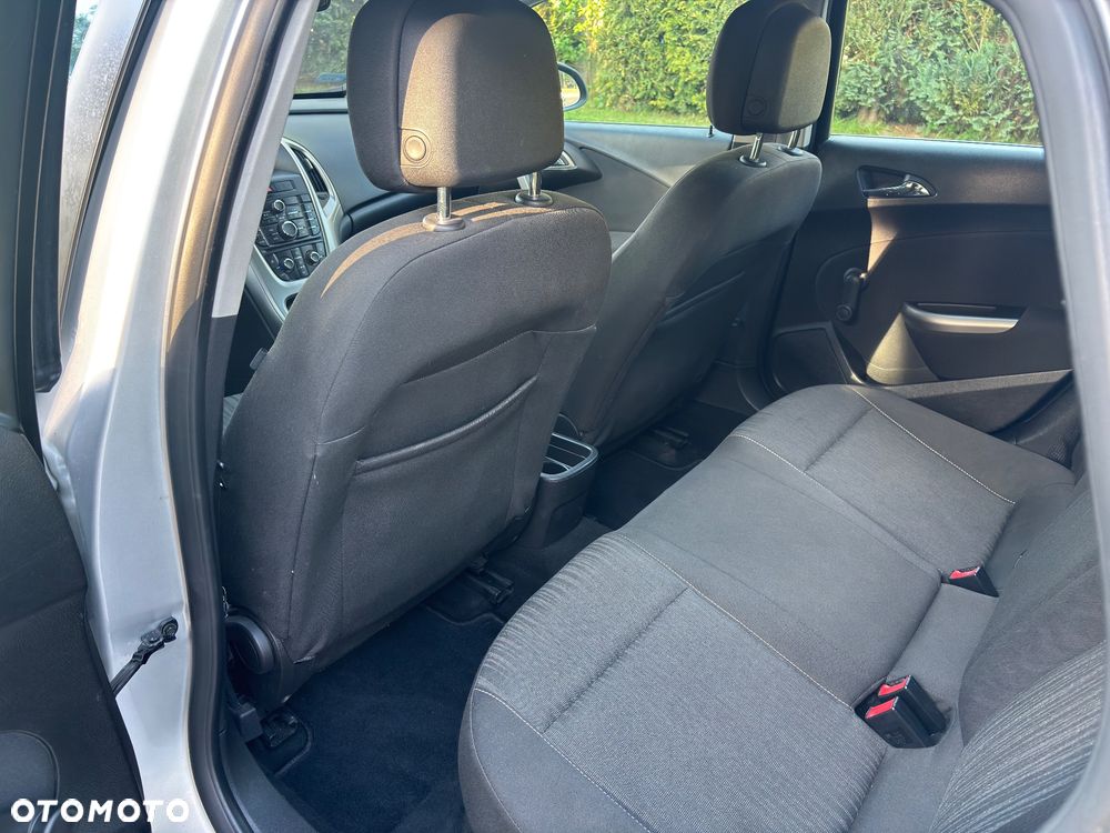 Opel Astra 1.6 Innovation - 22