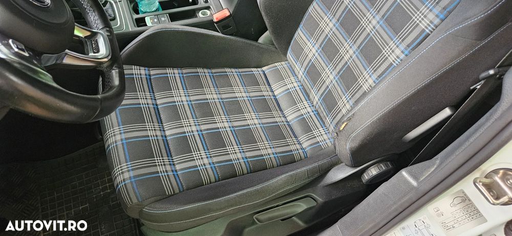 VOLKSWAGEN Golf 2015 — imagine 14