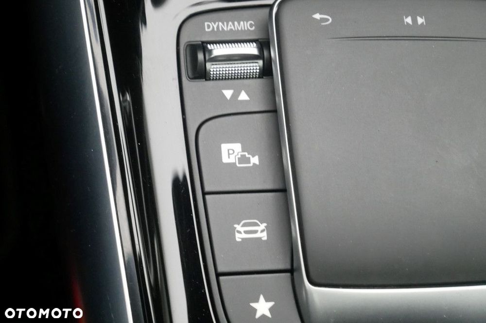 Mercedes-Benz GLA - 20