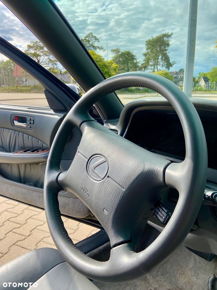 Lexus LS - 18
