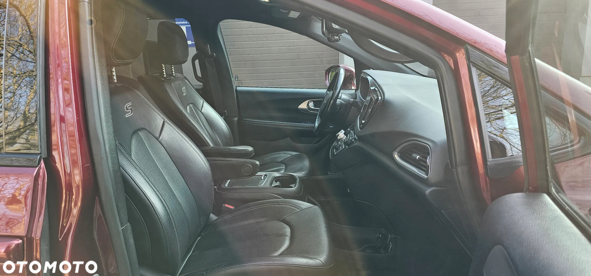 Chrysler Pacifica - 13