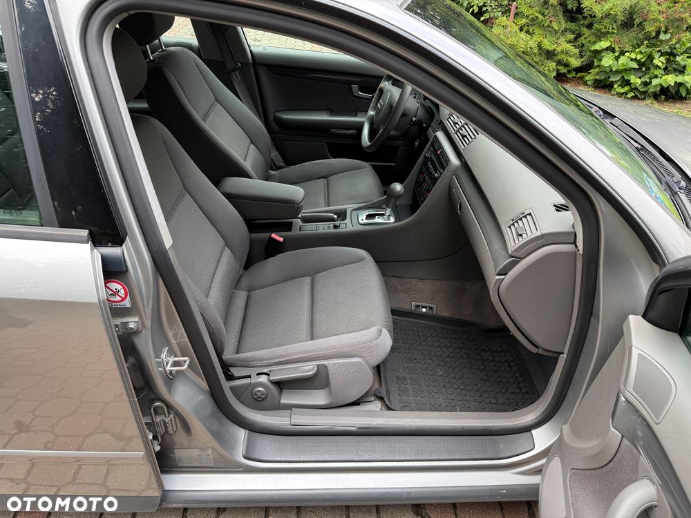 Audi A4 Limousine - 9