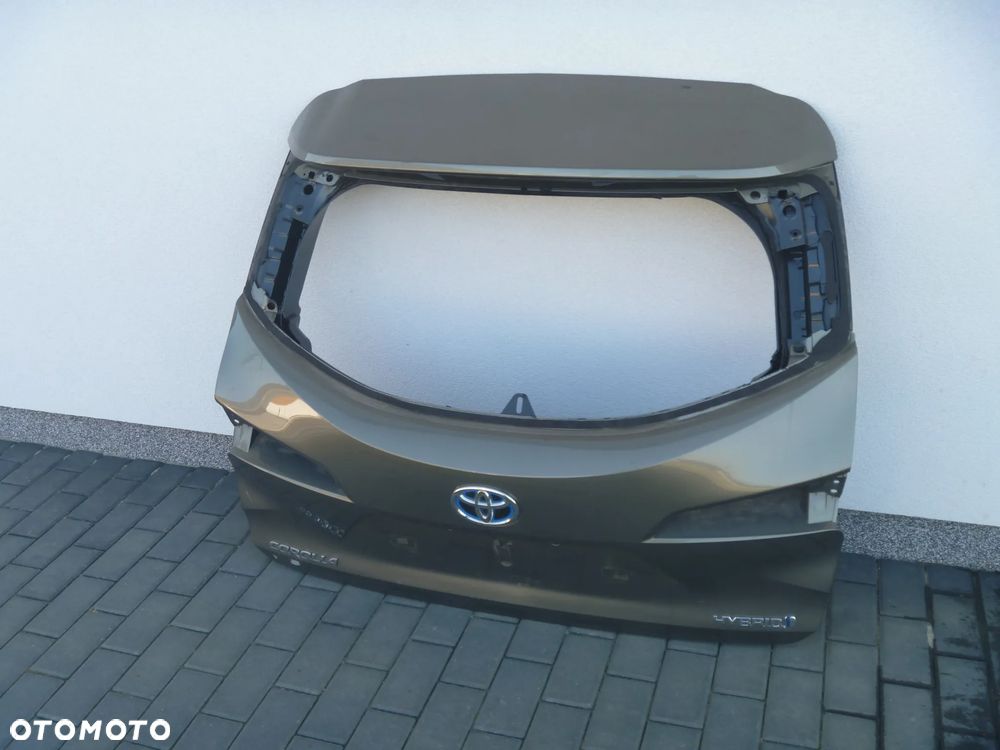 TOYOTA COROLLA E21 KOMBI KLAPA TYLNA ŁADNA - 2