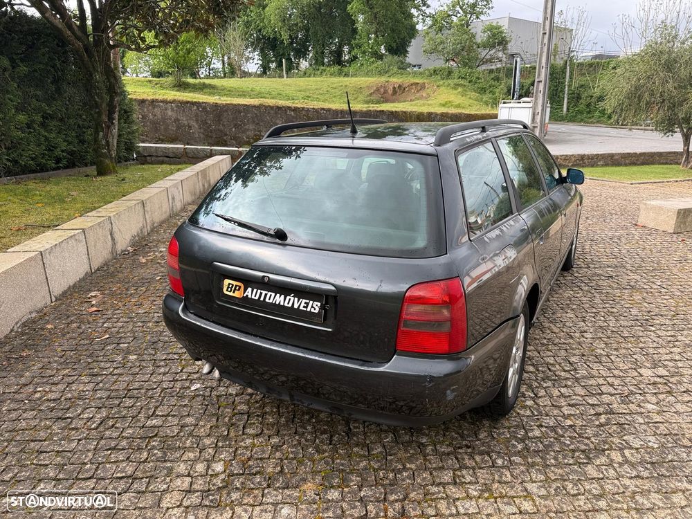 Audi A4 Avant 1.9 TDI Attraction - 2