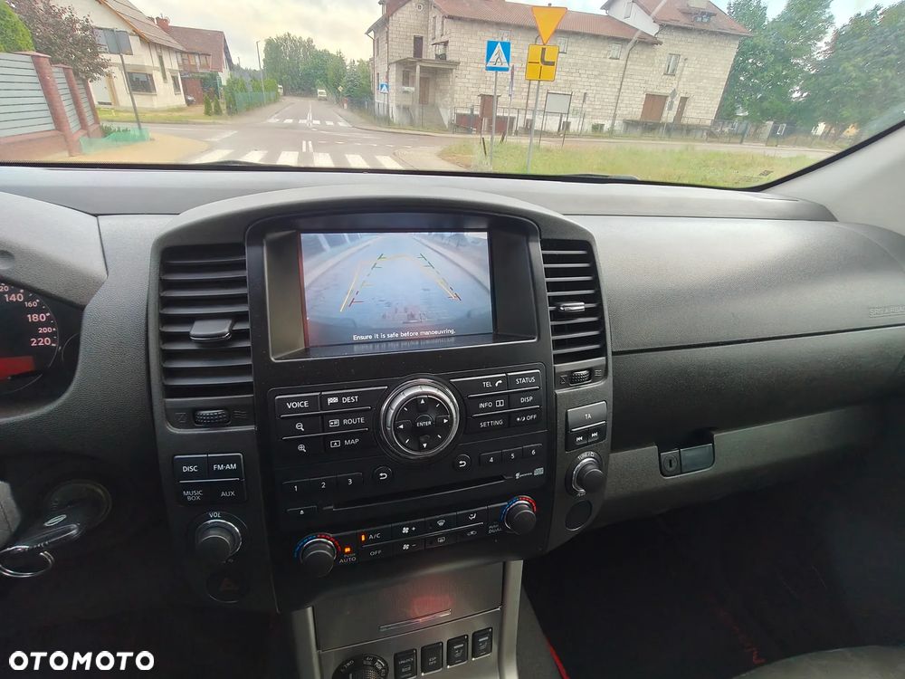Nissan Navara 3.0 D V6 - 29