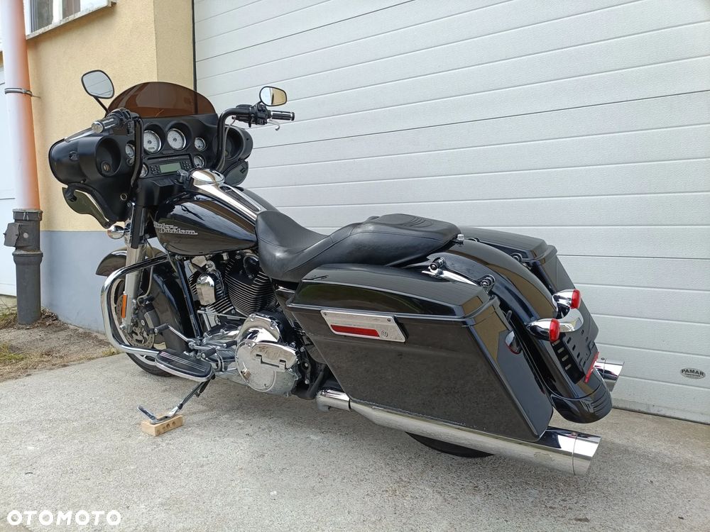 Harley-Davidson Touring Street Glide - 27