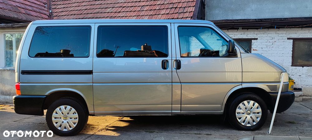 Volkswagen Caravelle - 8