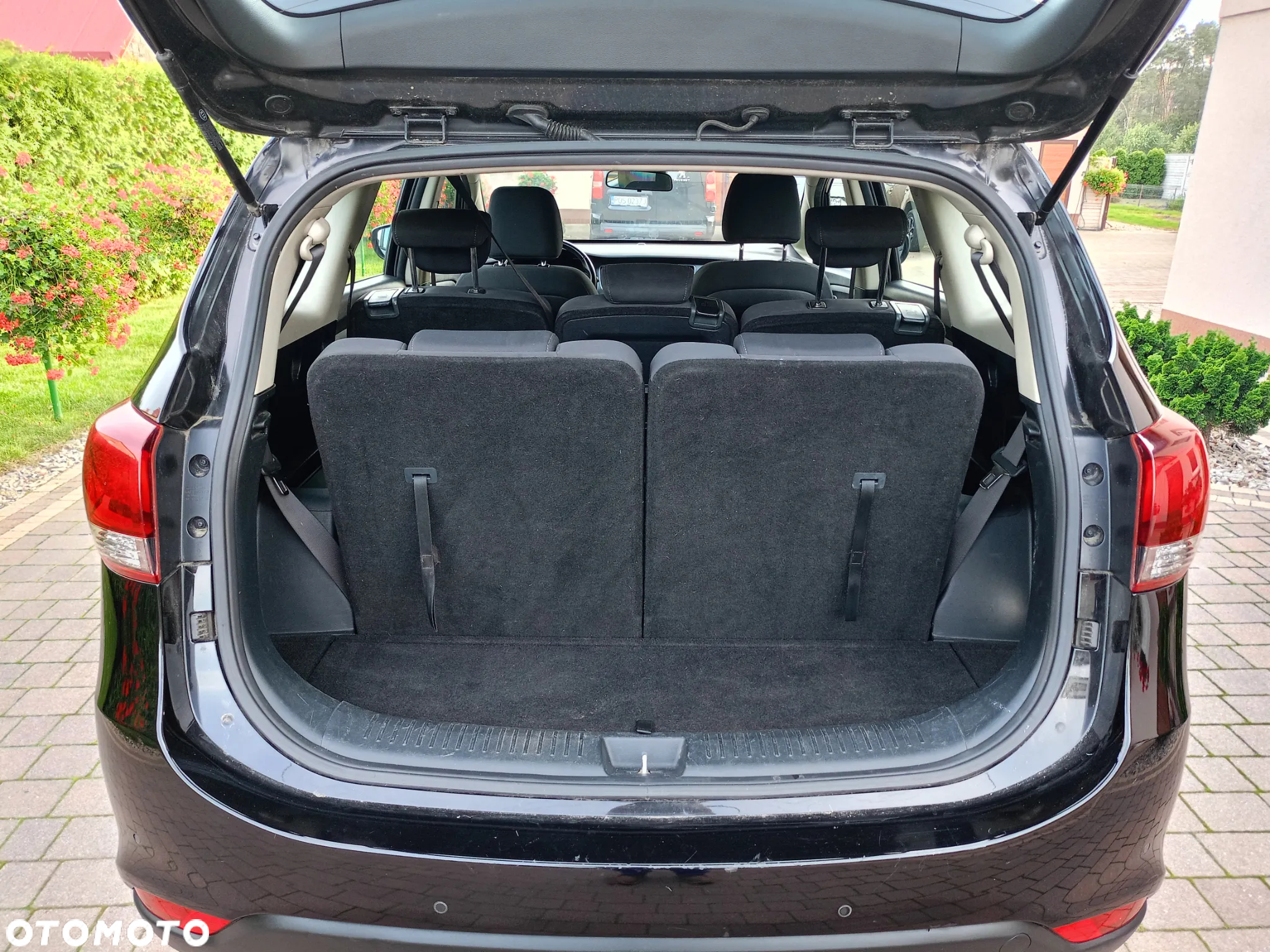 Kia Carens 1.7 CRDi XL 7os - 11