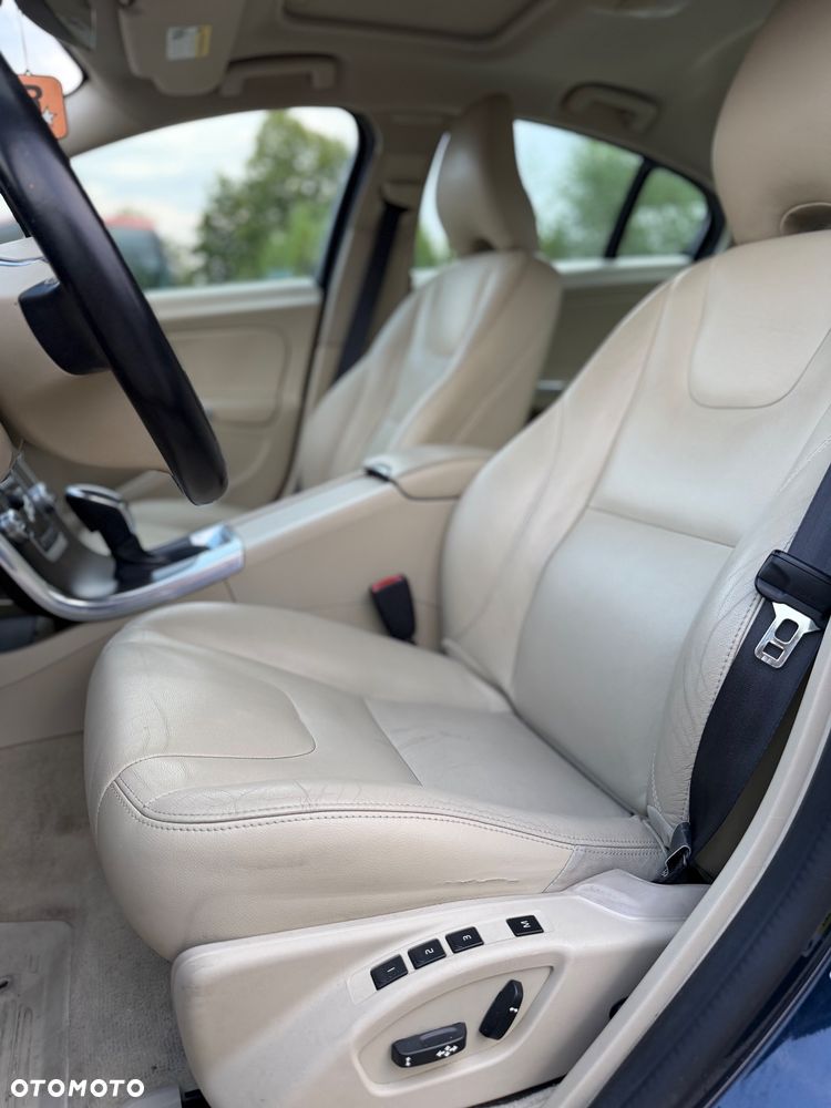 Volvo S60 T5 Geartronic Momentum - 22