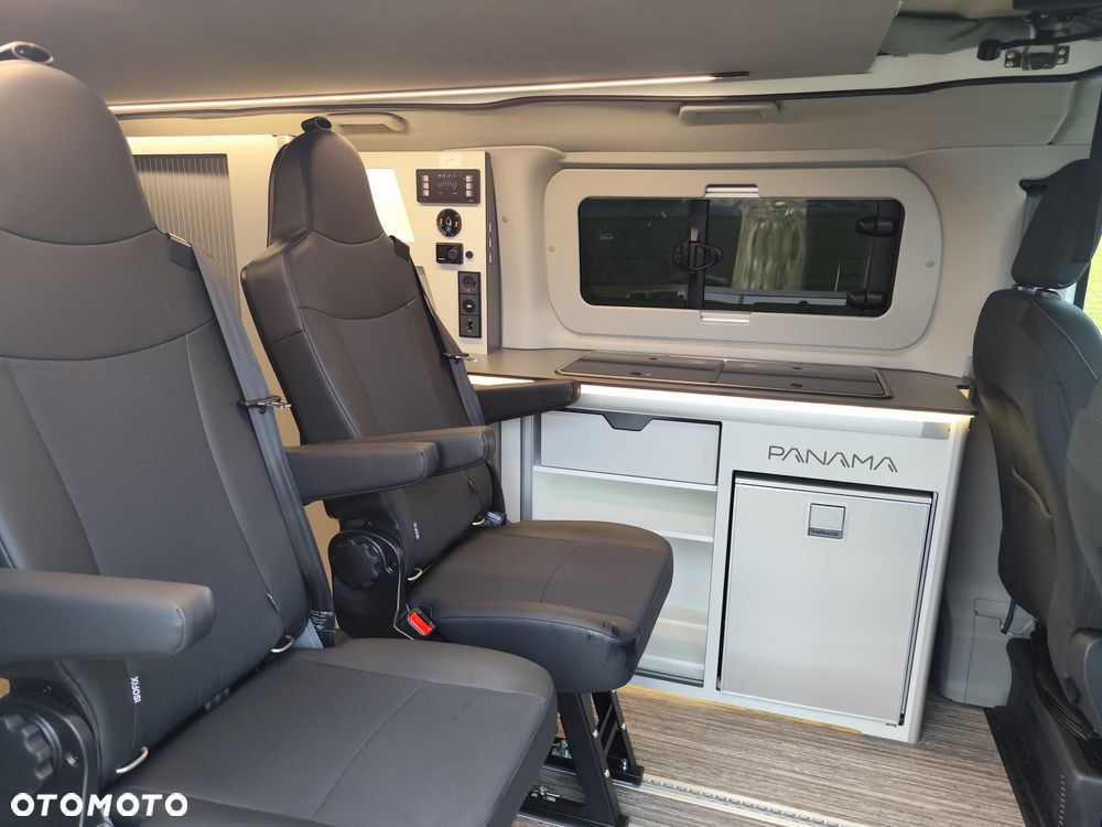 Ford Tourneo Custom 320 L2H1 VA Autm Titanium - 12