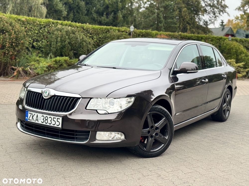 Skoda Superb 2010 photo 4