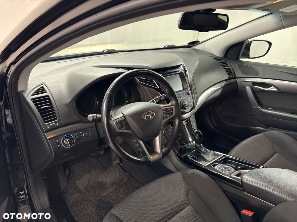 Hyundai i40 Kombi 1.7 CRDi DCT Premium - 24