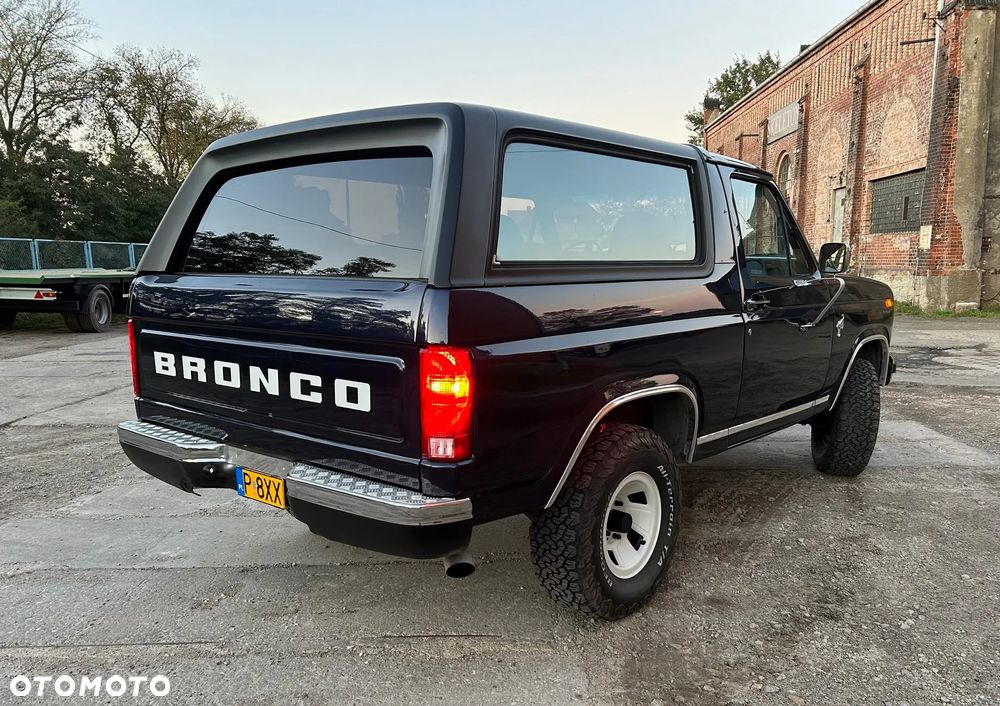 Ford Bronco - 13