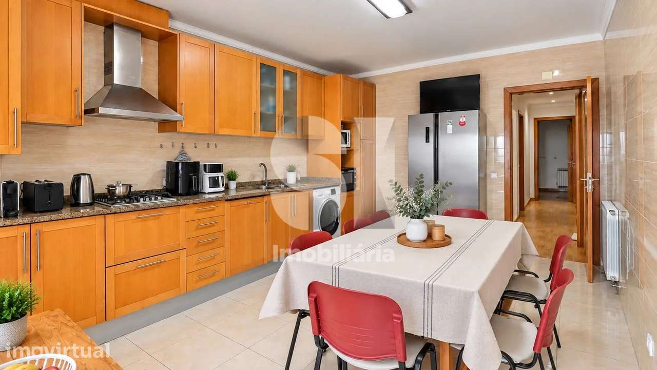 T3 com garagem e varandas em São Martinho do Bispo - Grande imagem: 2/18
