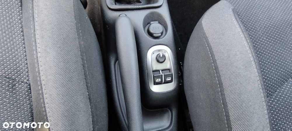 Peugeot 206 plus - 6