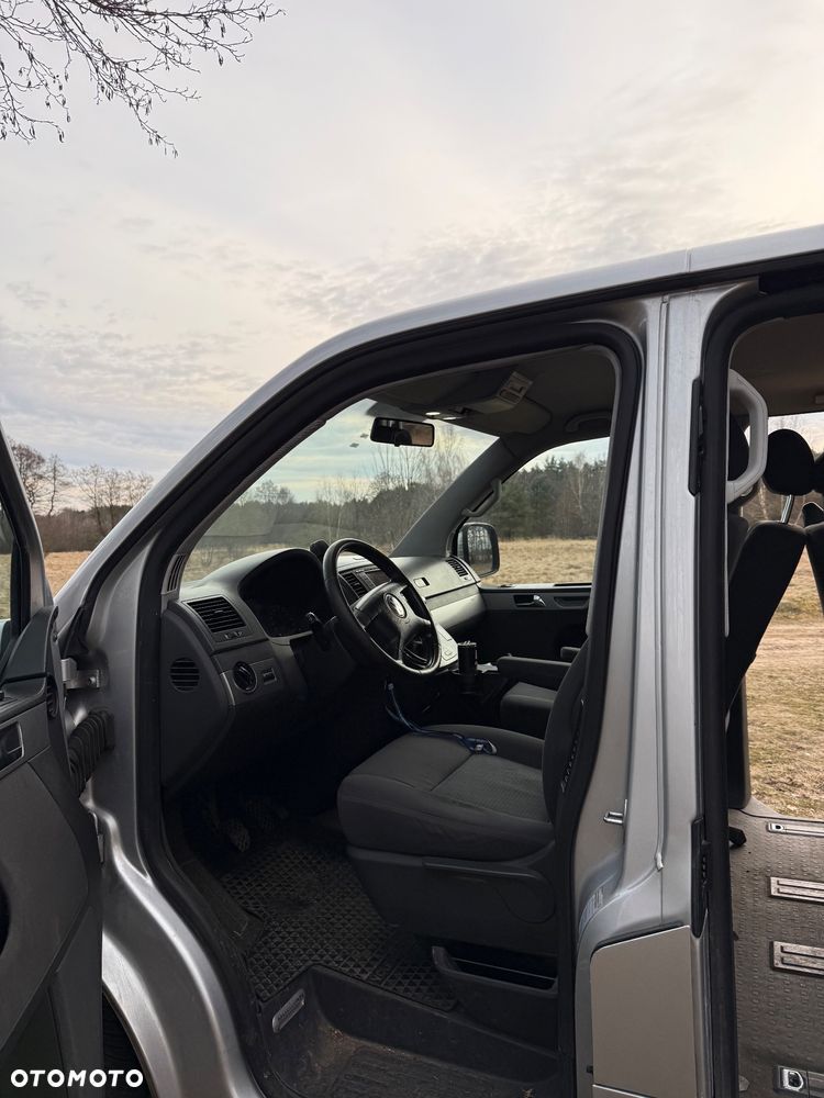 Volkswagen Multivan - 13