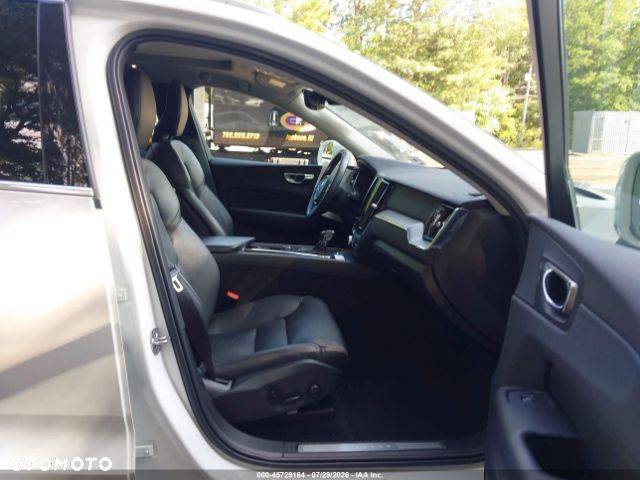 Volvo XC 60 T5 AWD Geartronic Momentum - 9