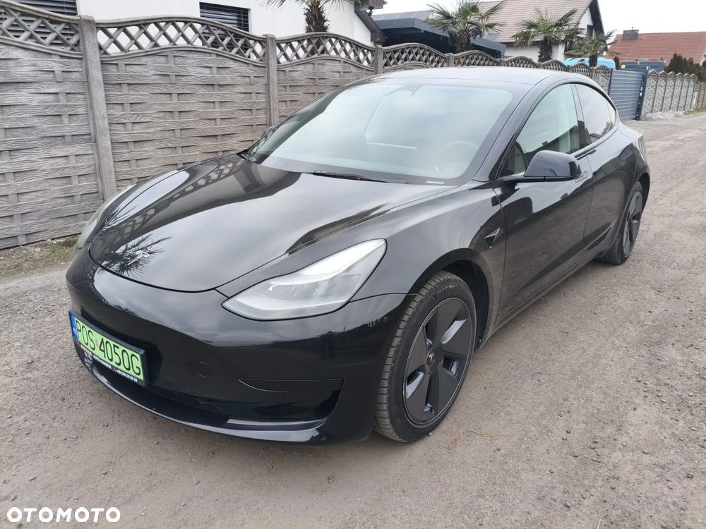 Tesla Model 3 - 1