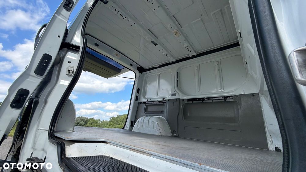Nissan Primaster - 7