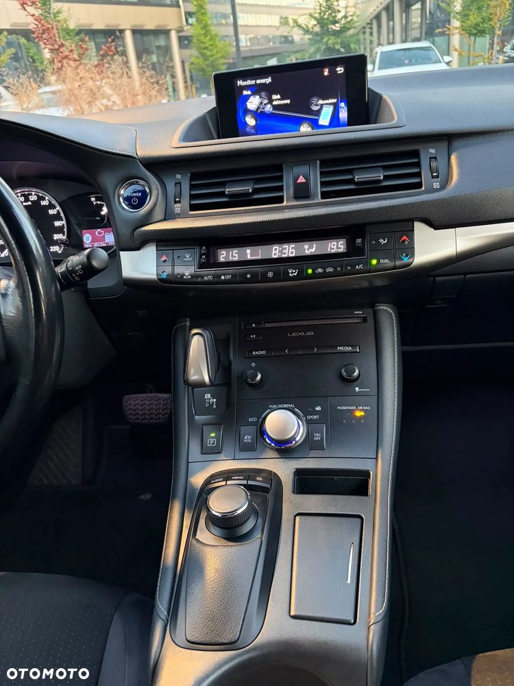 Lexus CT 200h Elite - 19
