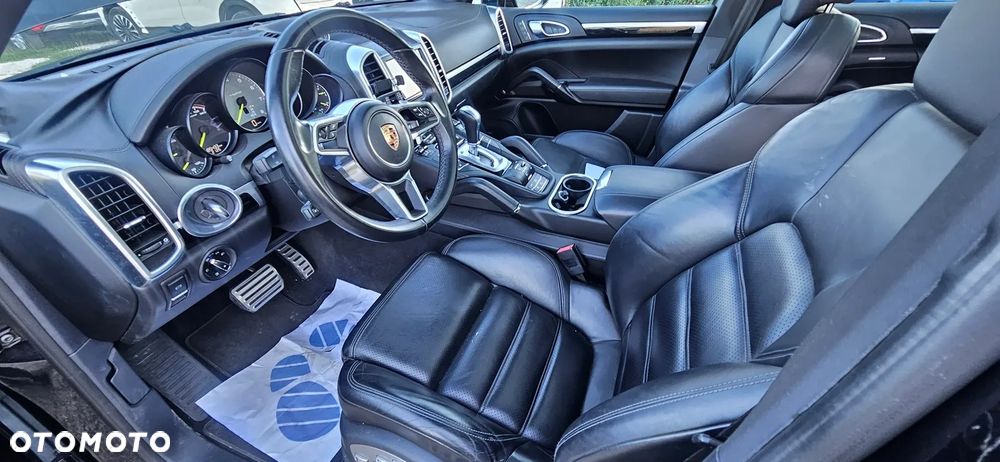 Porsche Cayenne - 21