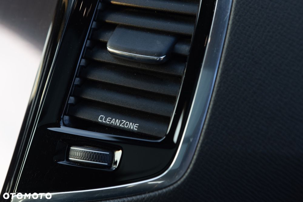 Volvo XC 90 T6 AWD Momentum 7os - 27