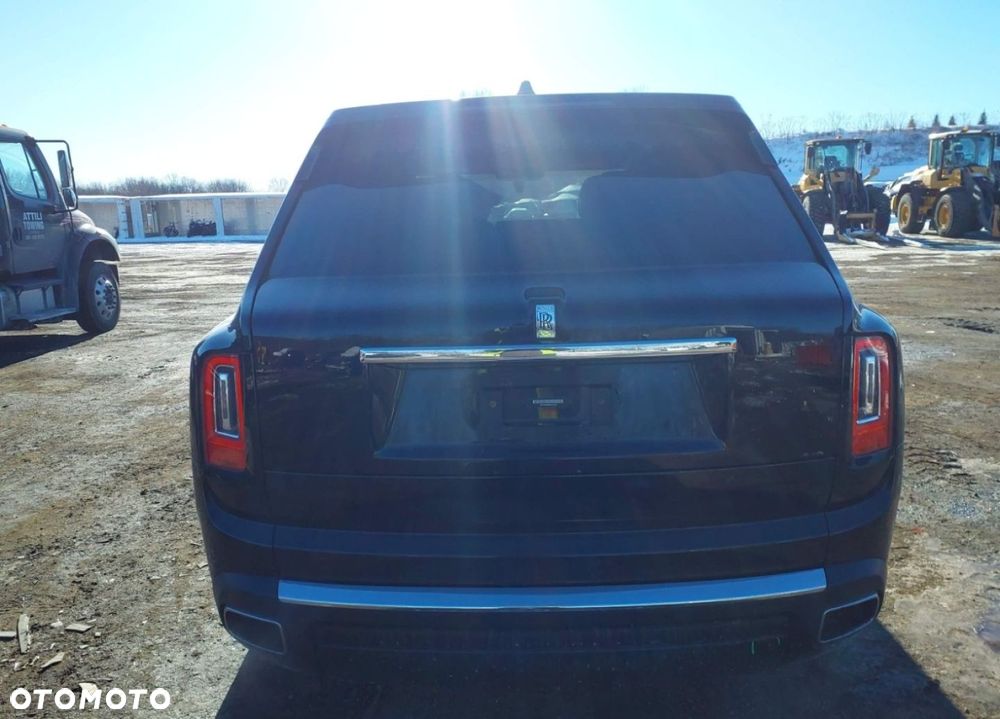 Rolls-Royce Cullinan - 6