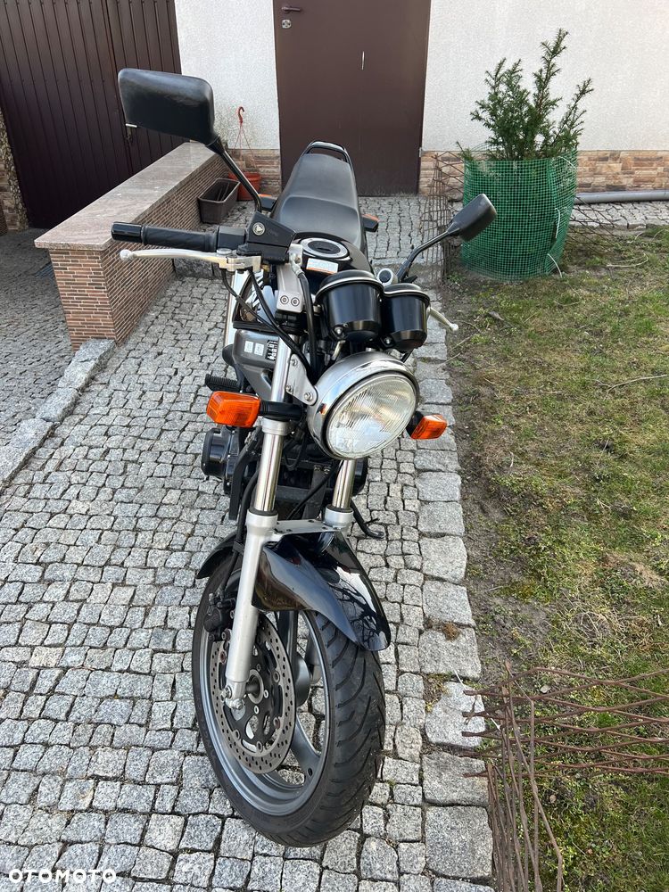 Suzuki GS - 3