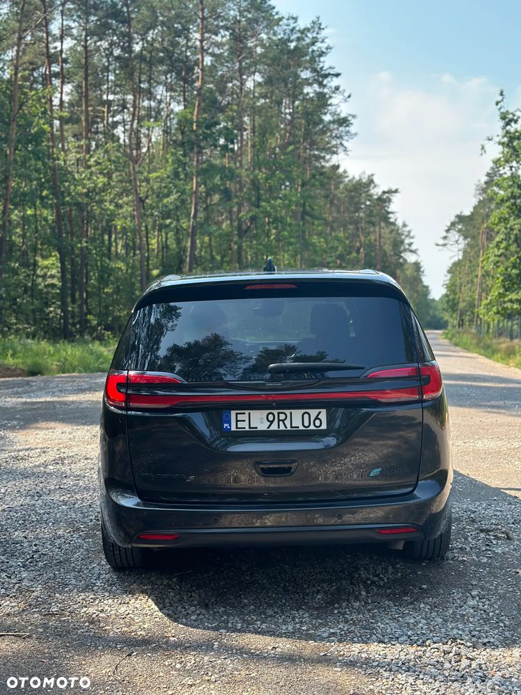 Chrysler Pacifica - 5