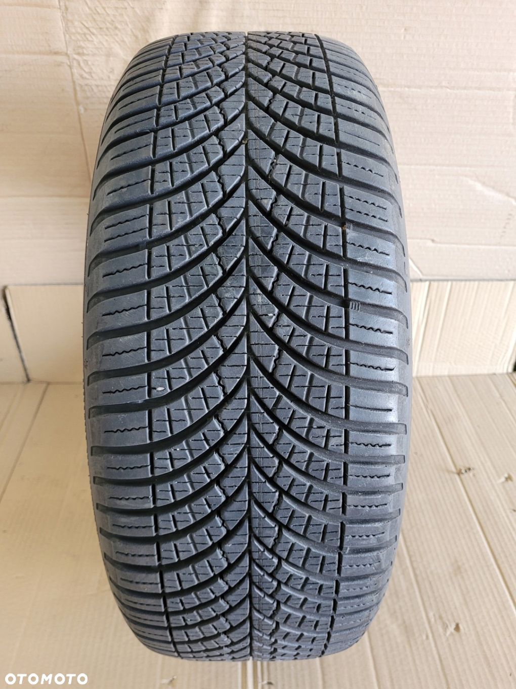 Goodyear Vector 4Seasons Gen-3 205/55 R16 91V - 1