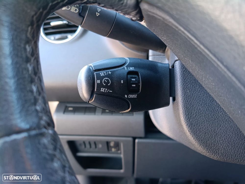 Peugeot 5008 1.6 HDi 7L Allure - 17