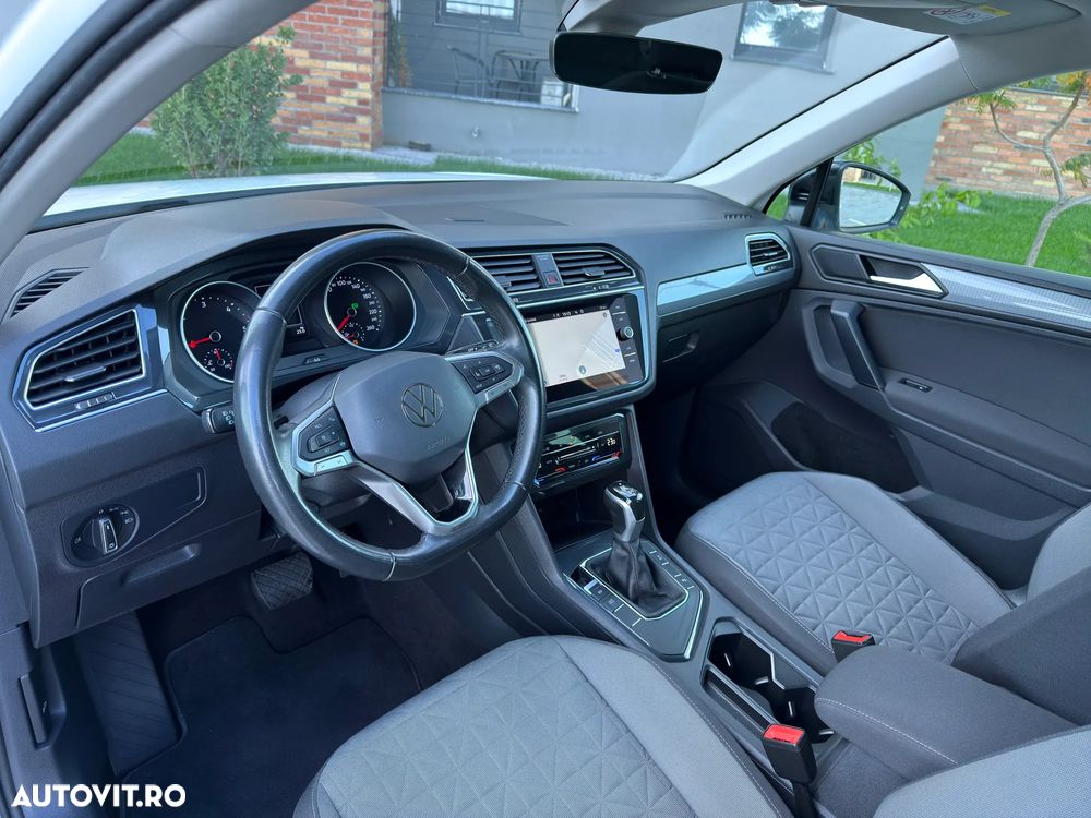 Volkswagen Tiguan - 8