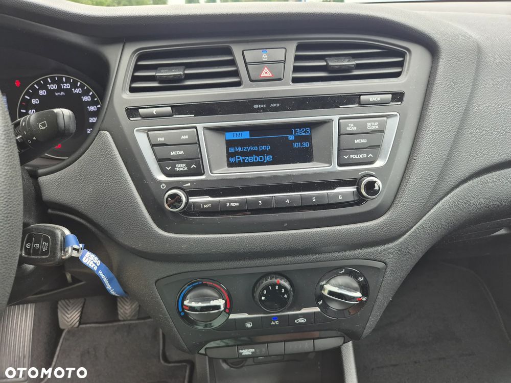 Hyundai i20 - 18