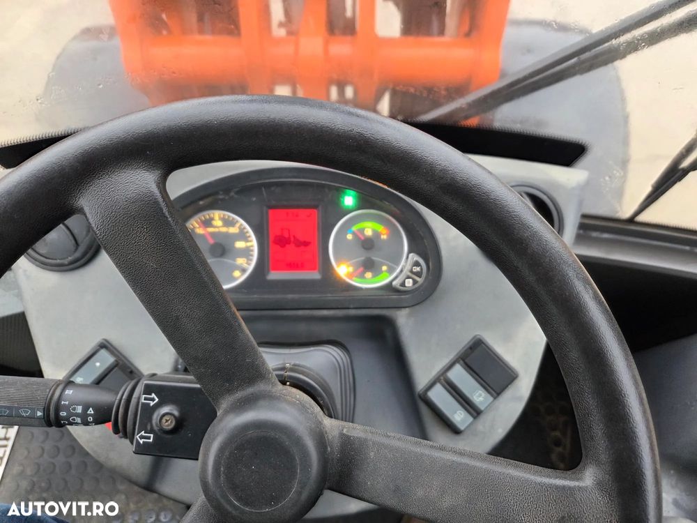Hitachi ZW75, 2020, 1.915h, ridica 2,4t la 3,2m, CUPA 4x1 MULTIFUNTIONALA 1mc, cupa noua 1mc, furci, cupla rapida, aer conditiona, motor Deutz 75CP euro 6, Garda sol inalta 32cm, produs in Germania, STARE FOARTE BUNA, posibil leasing 4 ani-PROMOTIE 37.900eur - 5