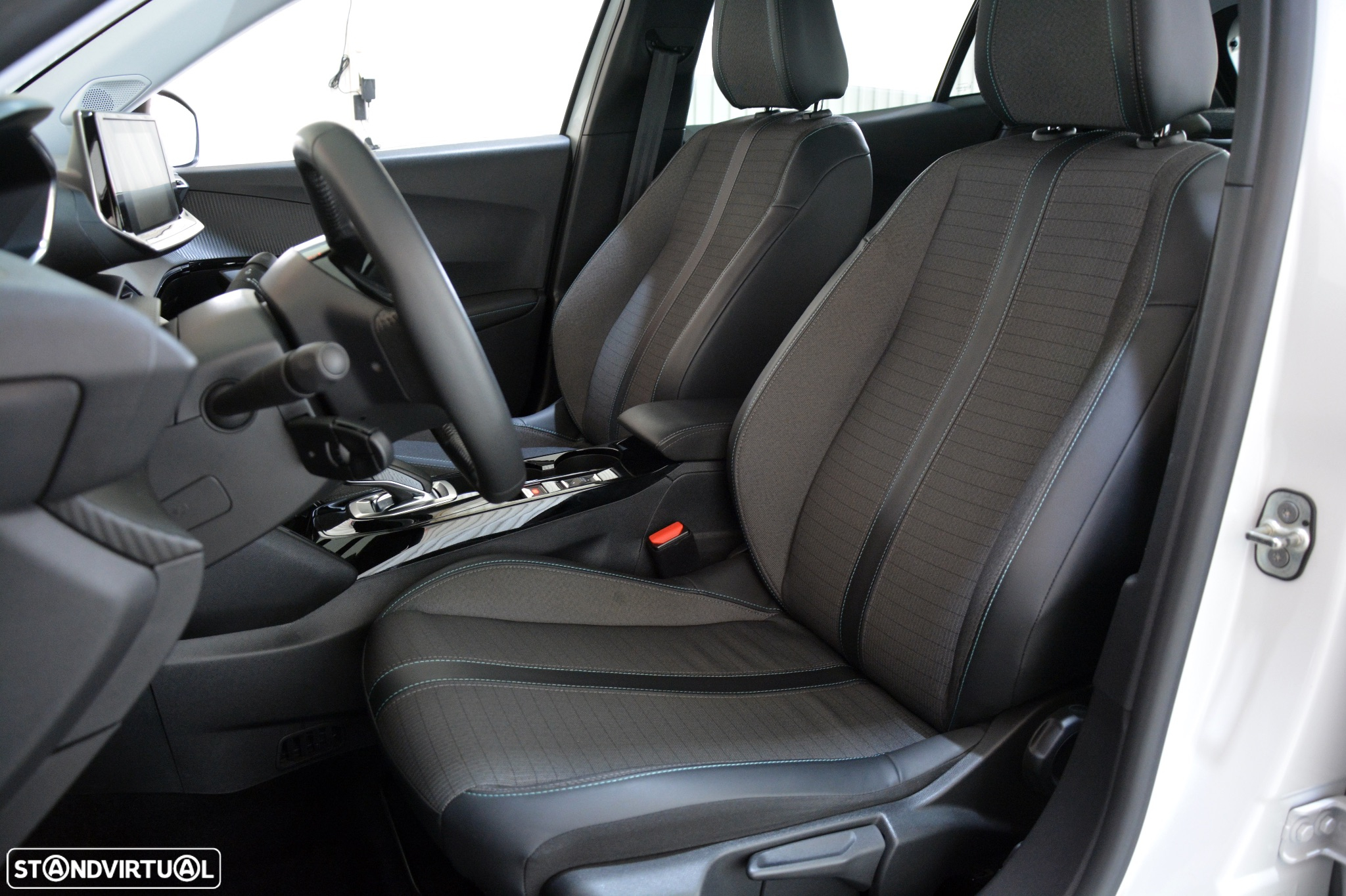 Peugeot e-2008 50 kWh Allure Pack - 10