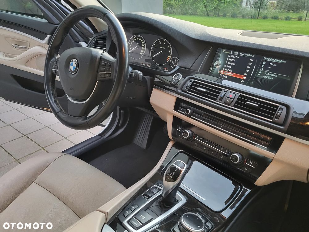 BMW Seria 5 528i xDrive Luxury Line - 15
