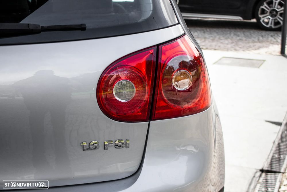 VW Golf 1.6 FSi Confortline - 10