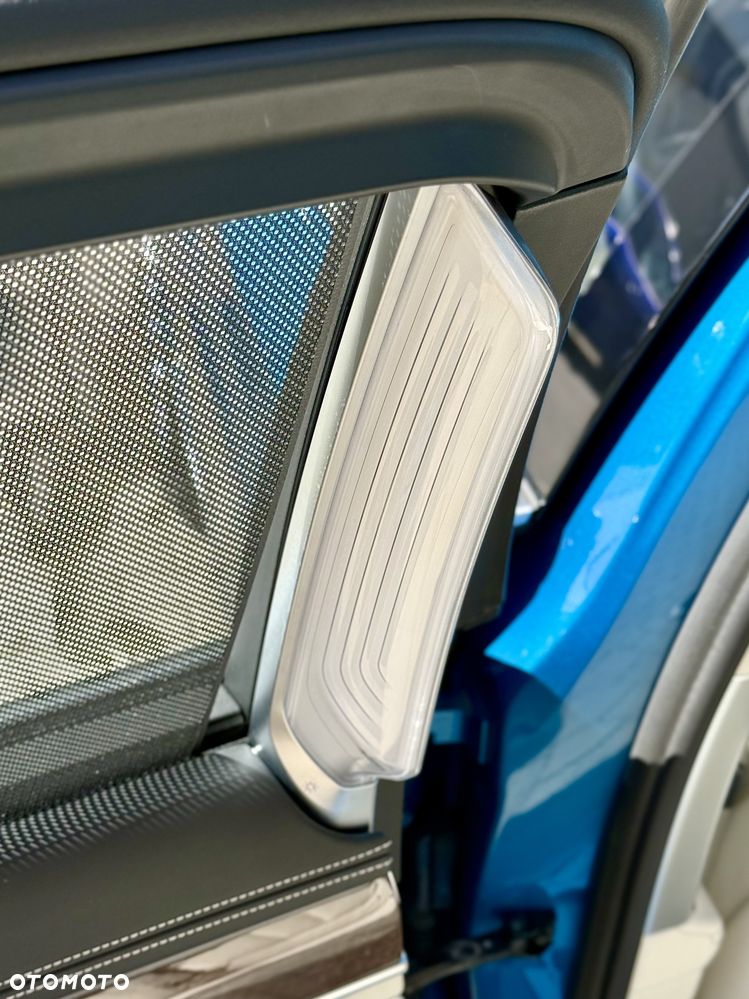 BMW Seria 7 750Li - 30