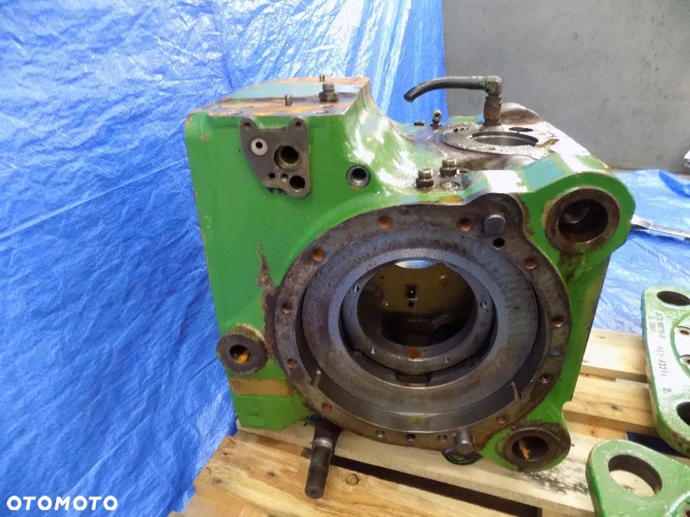 obudowa tylnego mostu tył L78574 john deere 6300 6100 6200 6400 - 3