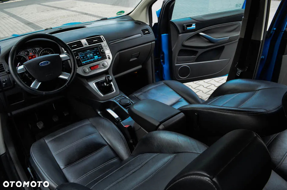Ford Kuga 2.0 TDCi 2x4 Titanium - 30