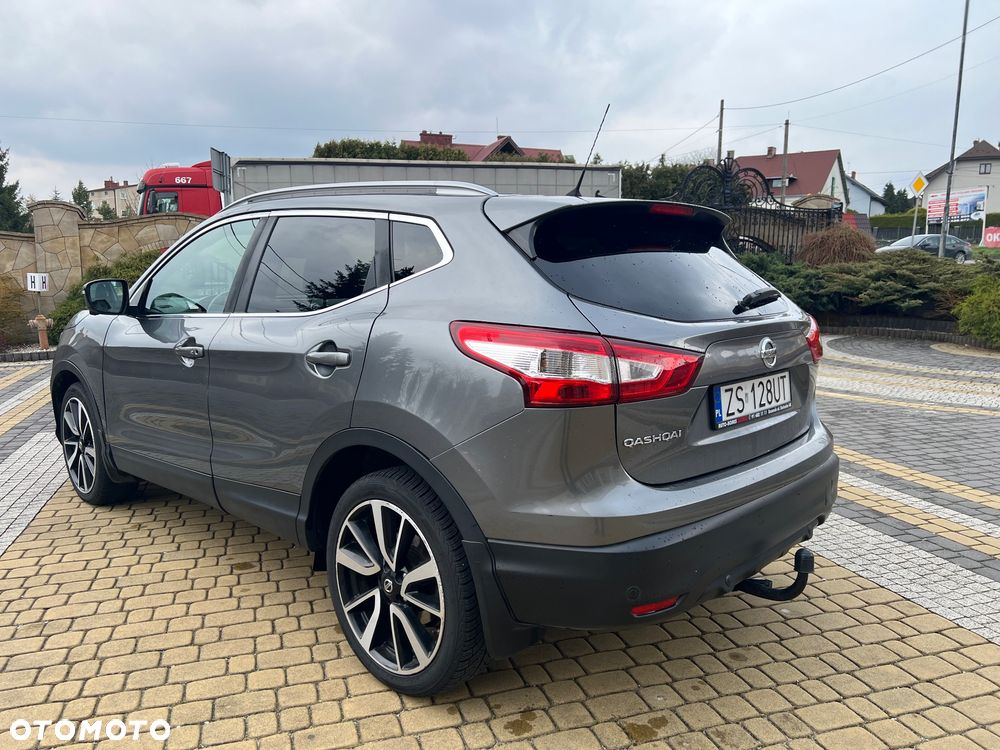 Nissan Qashqai 1.6 dCi Xtronic TEKNA+ - 4